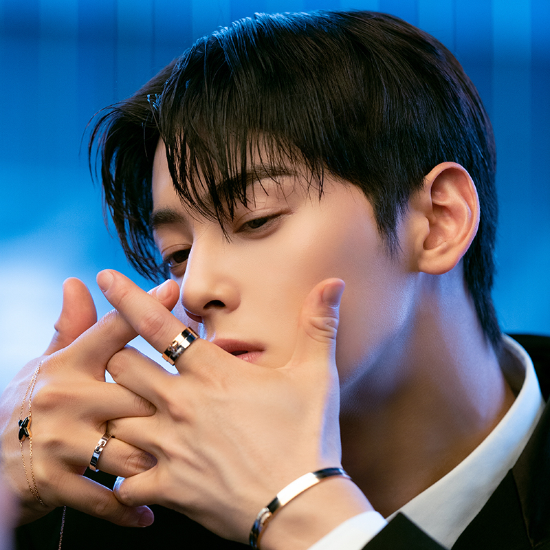 아스트로의 최신 사진