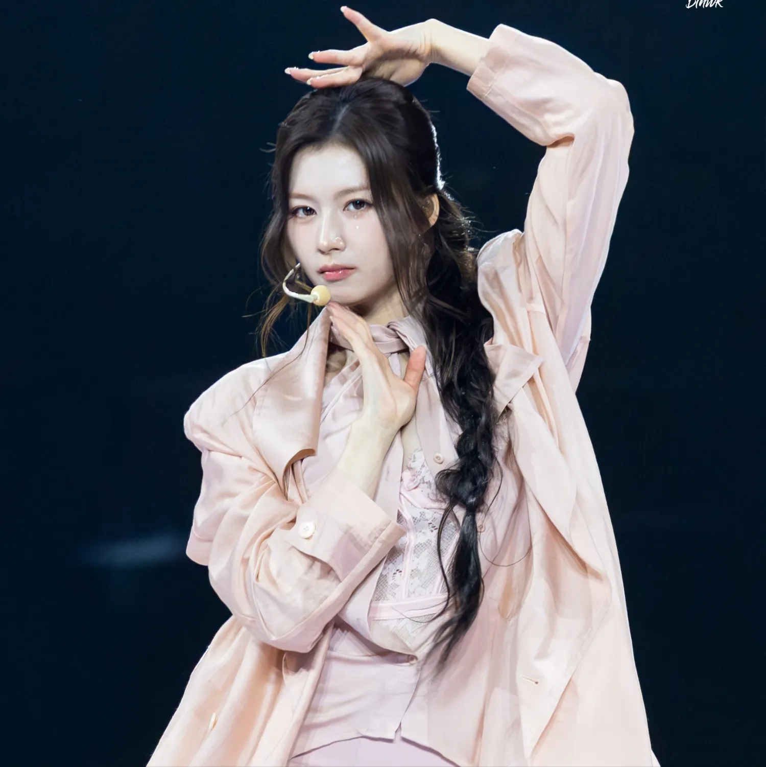 Sana (TWICE)的幕後花絮