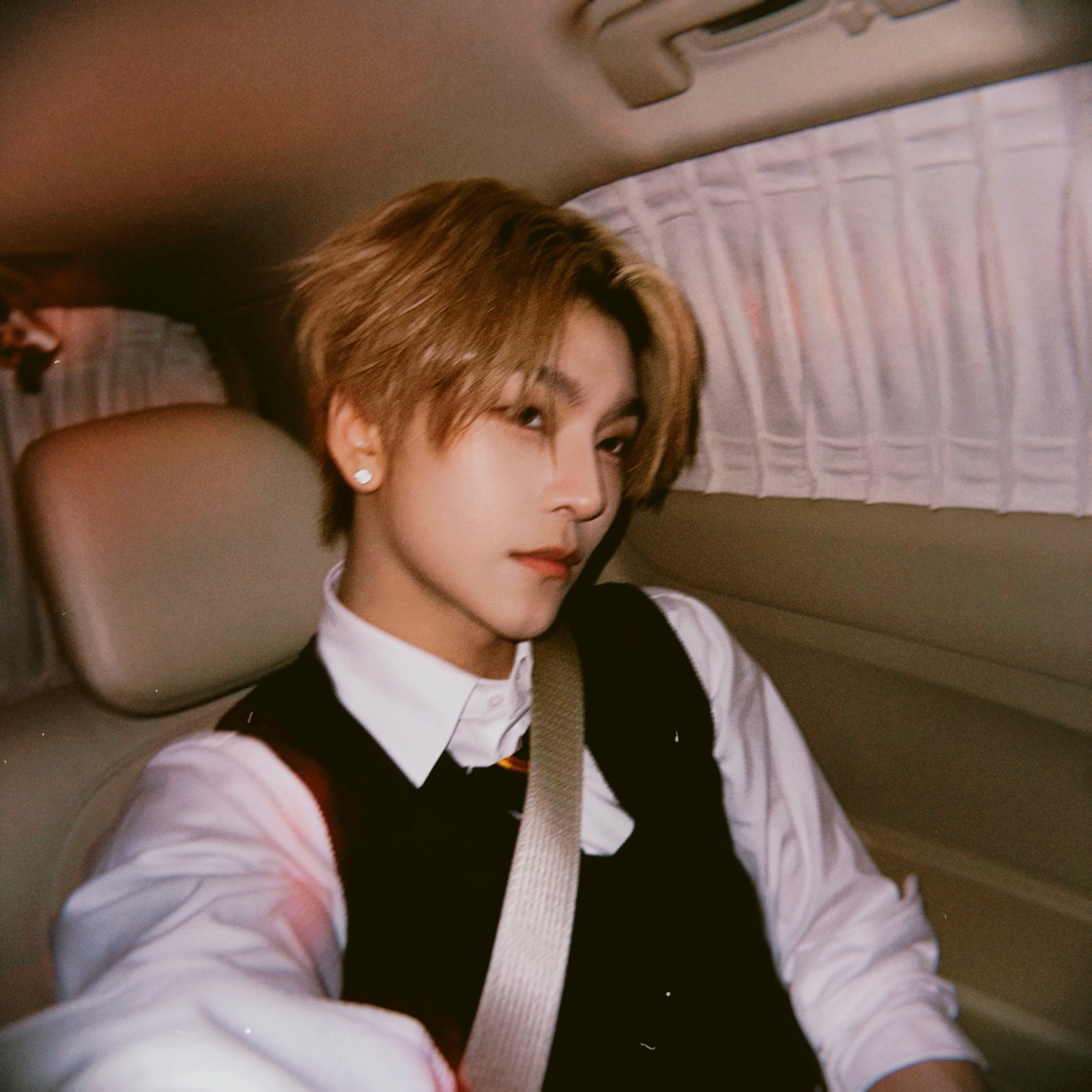 A moment captured by He Xinlong (ALPHA DRIVE ONE)'s fan