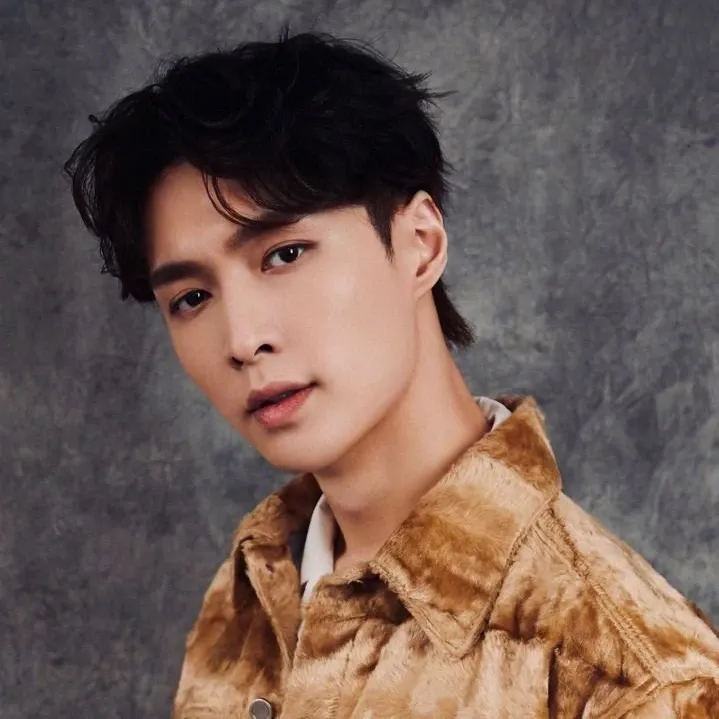 A moment captured by Lay (EXO)'s fan
