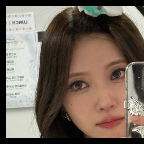 Behind-the-scenes cut of Mayuka (NiziU)