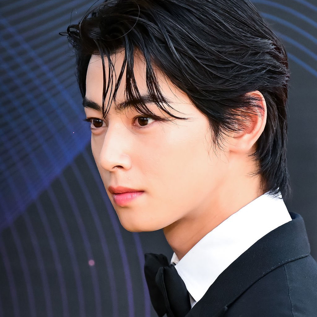 Latest photo of Eunwoo (ASTRO)