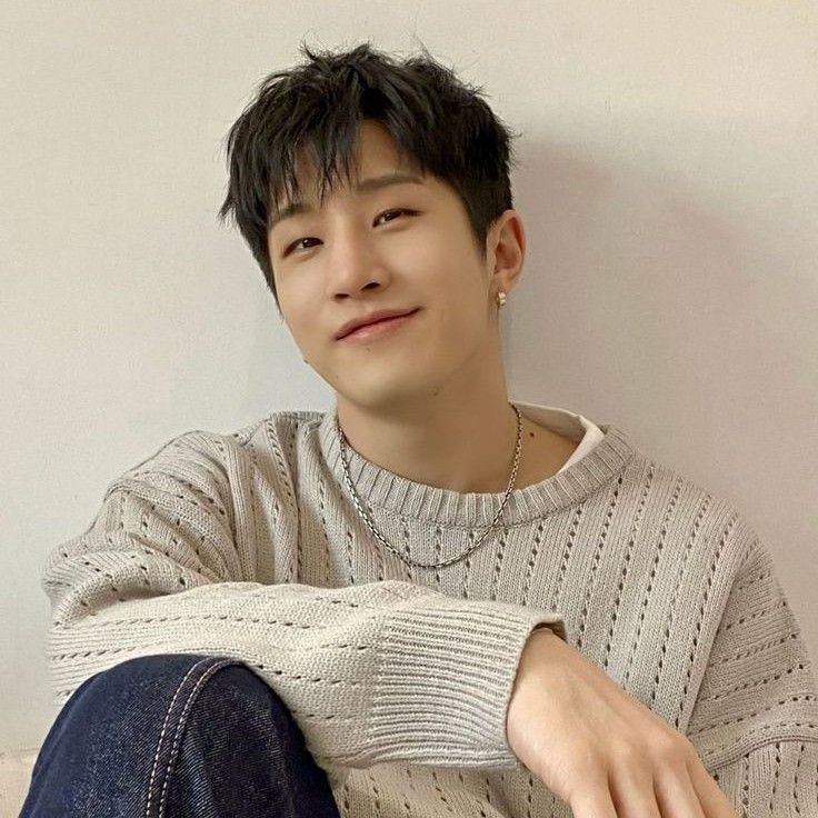 Behind-the-scenes cut of Jinjin (ASTRO)