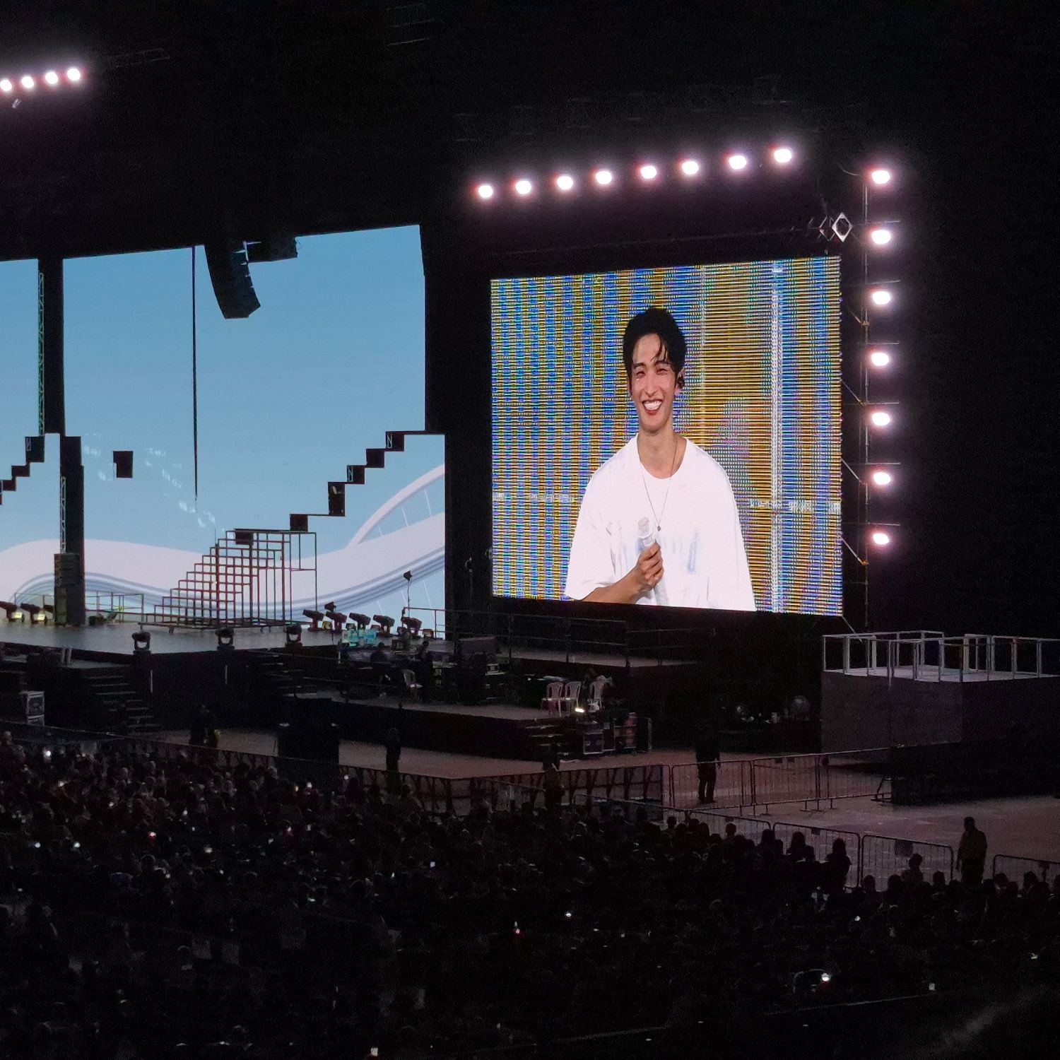 Momen yang diabadikan oleh penggemar DK (SEVENTEEN)