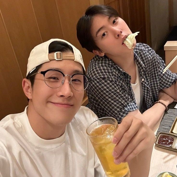 A moment captured by Jinjin (ASTRO)'s fan