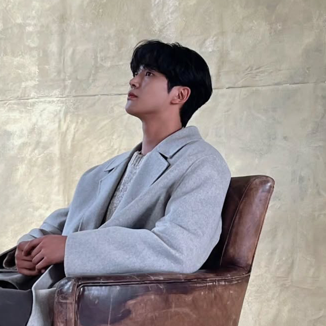 A moment captured by Rowoon's fan