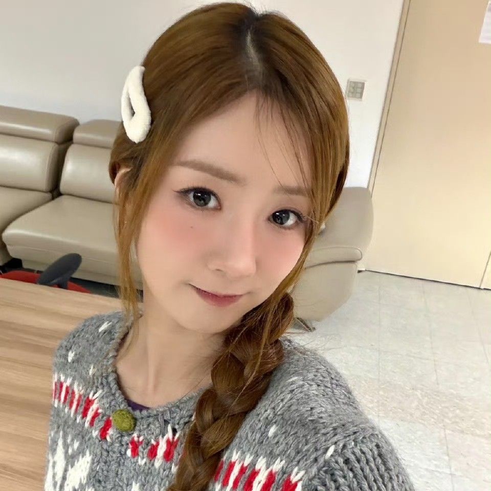 Latest photo of Yoon Bomi (Apink)