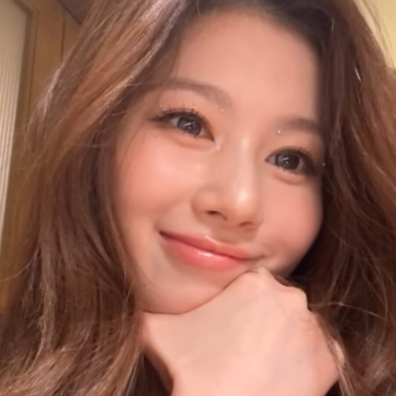 Sana (TWICE)的最新照片
