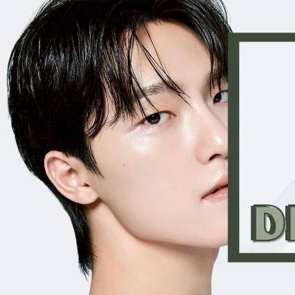 Signature photo of Dino (SEVENTEEN) capturing their charm