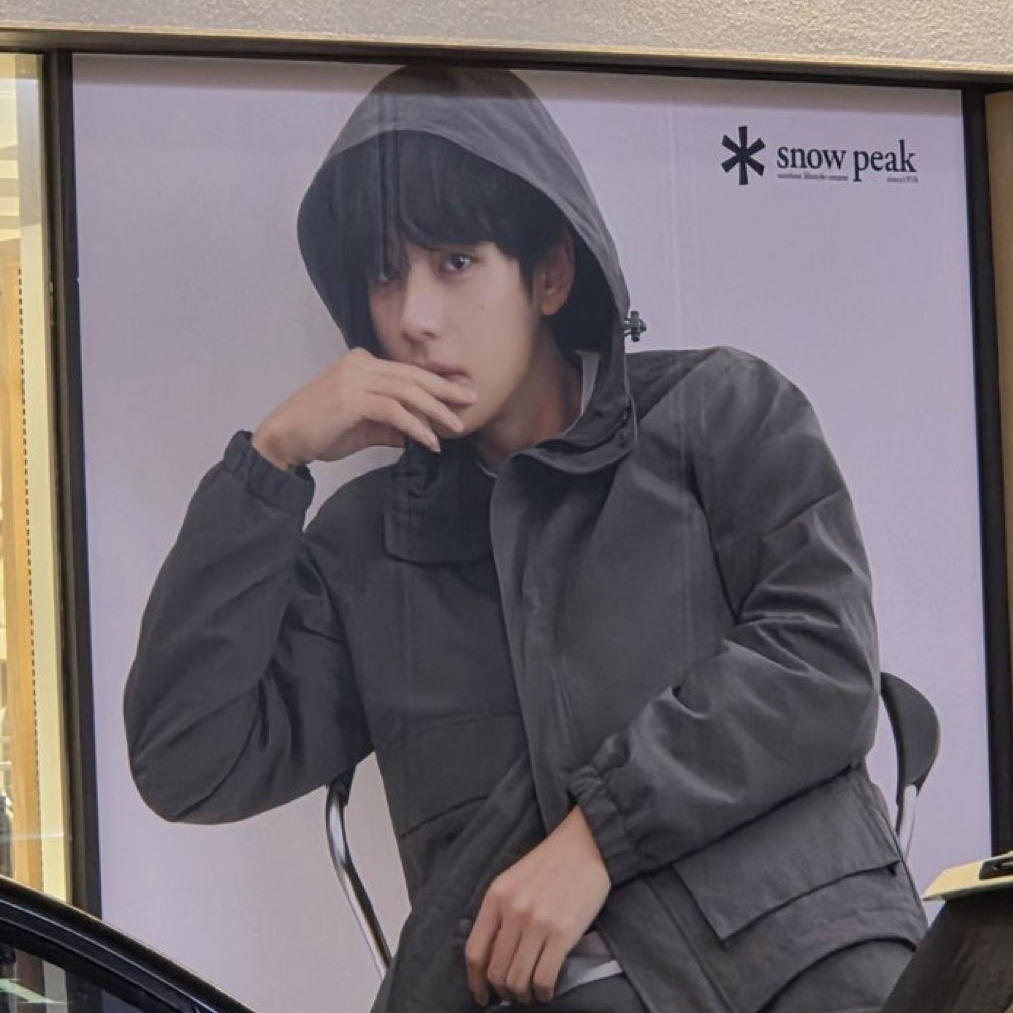 V (防彈少年團)的最新照片