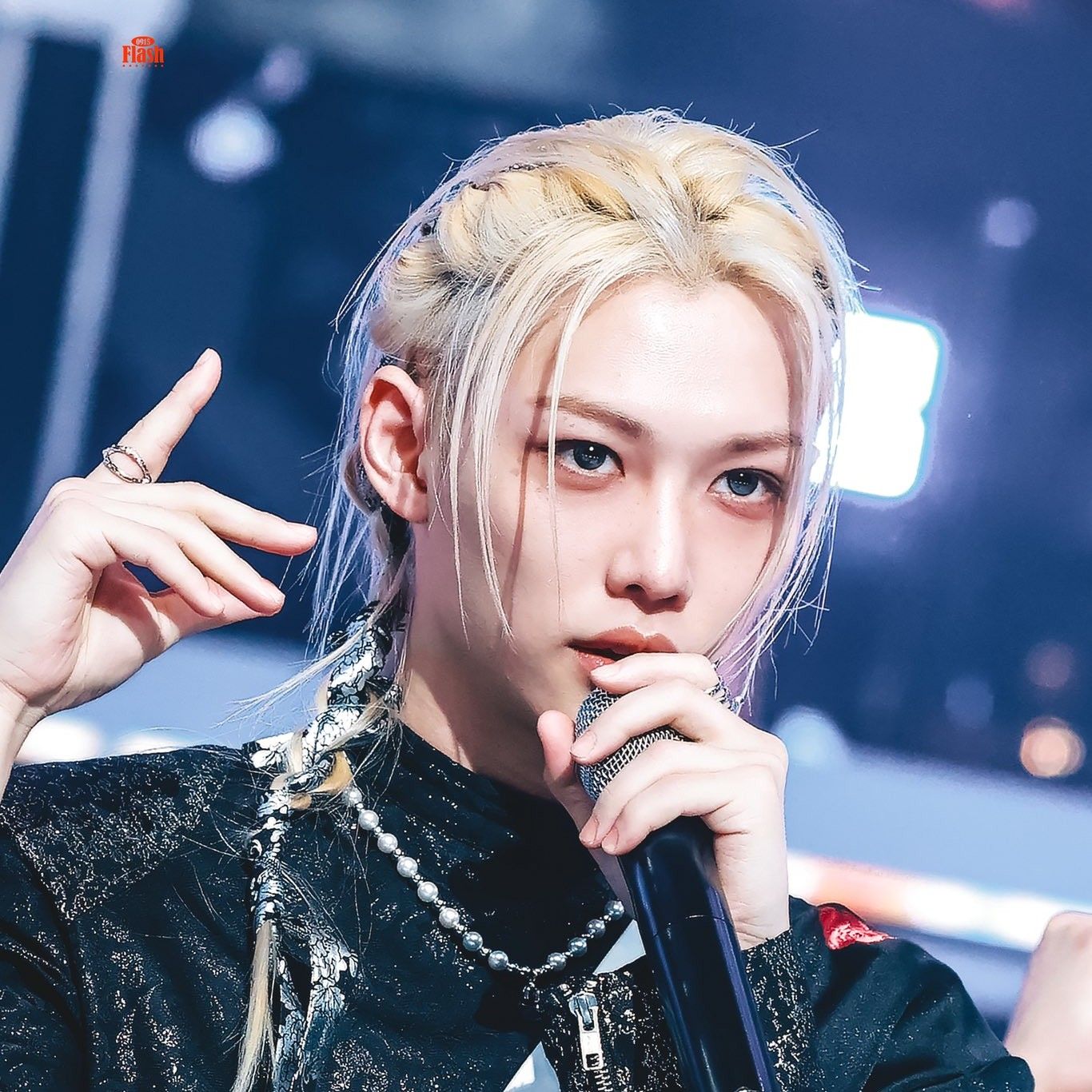 Latest photo of Felix (Stray Kids)