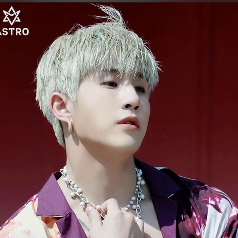 Latest photo of Jinjin (ASTRO)