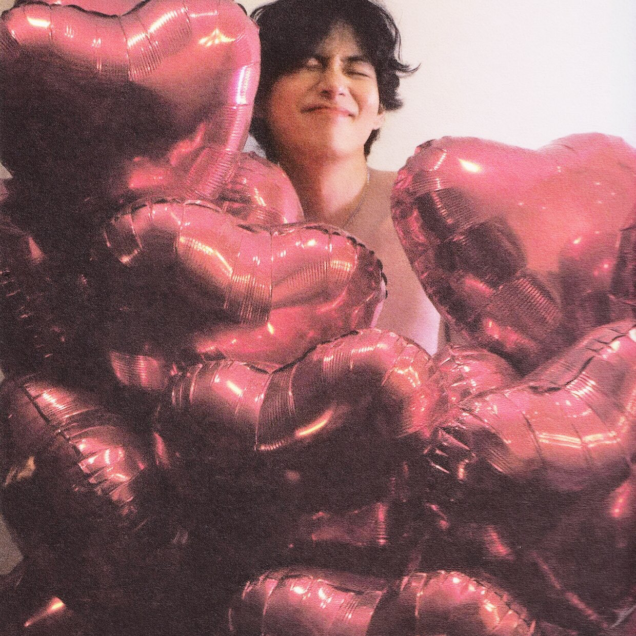 V (防彈少年團)的最新照片