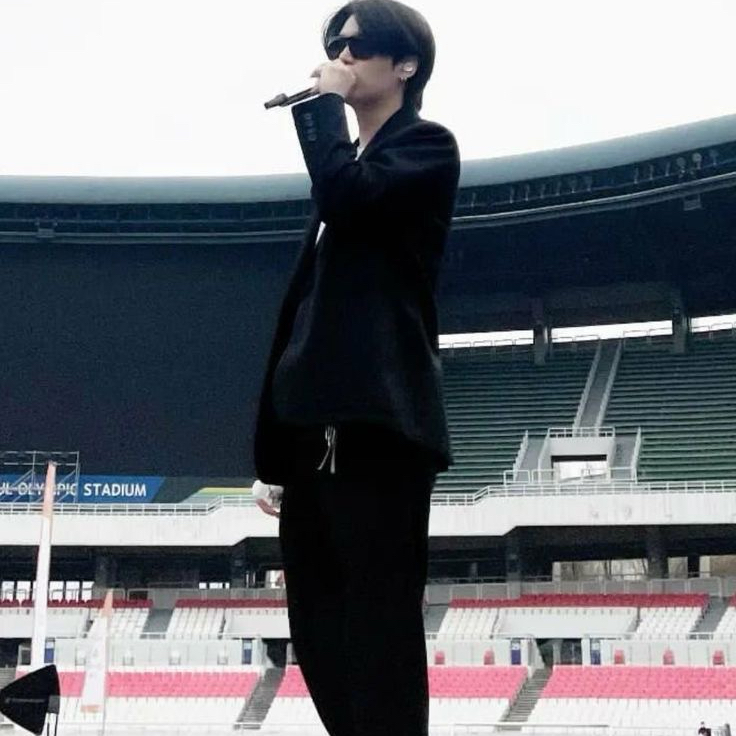 Behind-the-scenes cut of SUGA (BTS)