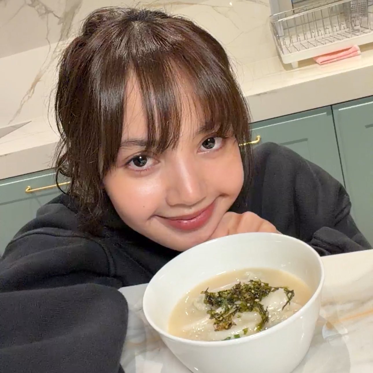 리사 (BLACKPINK)의 비하인드 컷