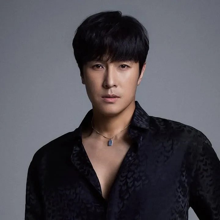 Latest photo of Kim Dongwan (SHINHWA)