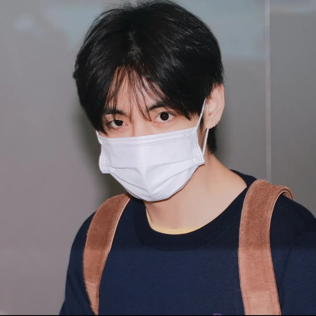 Latest photo of V (BTS)