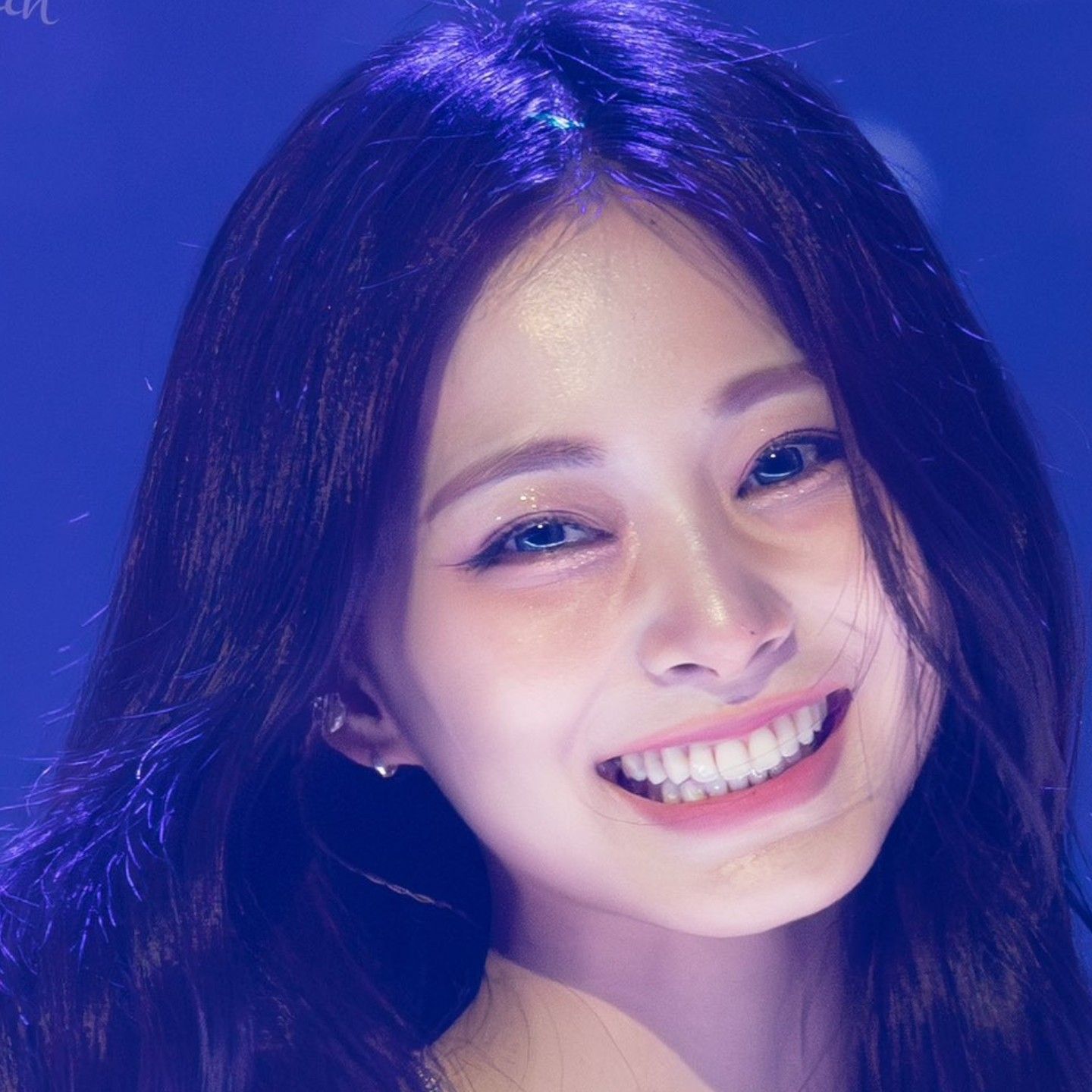 Momen yang diabadikan oleh penggemar Tzuyu (TWICE)