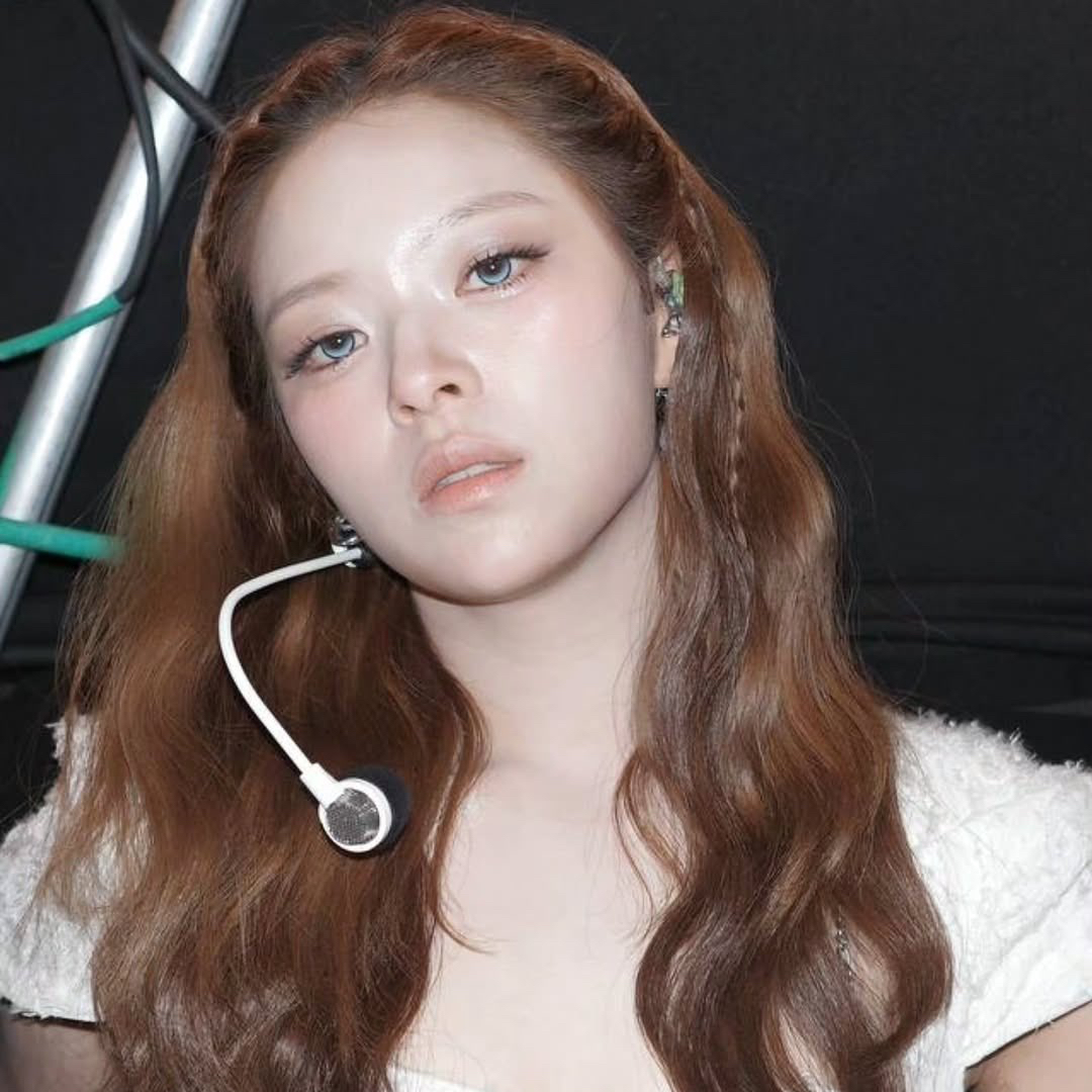 A moment captured by Jeongyeon (TWICE)'s fan