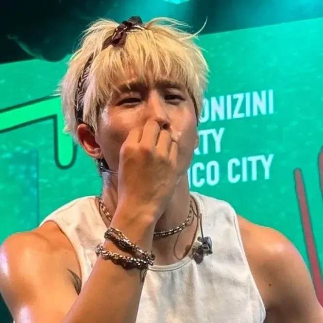 Latest photo of Jinjin (ASTRO)