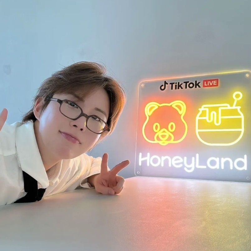 Recent activity shot of Wow (A.C.E)