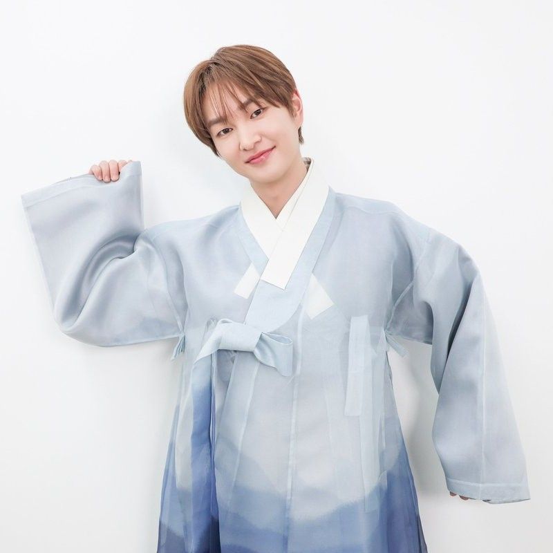 Recent activity shot of Onew (SHINee)