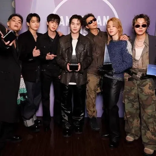 Behind-the-scenes cut of BTS