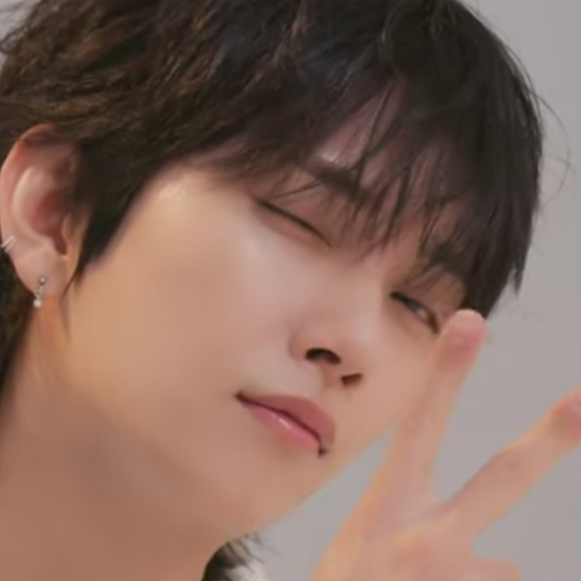 Latest photo of Joshua (SEVENTEEN)