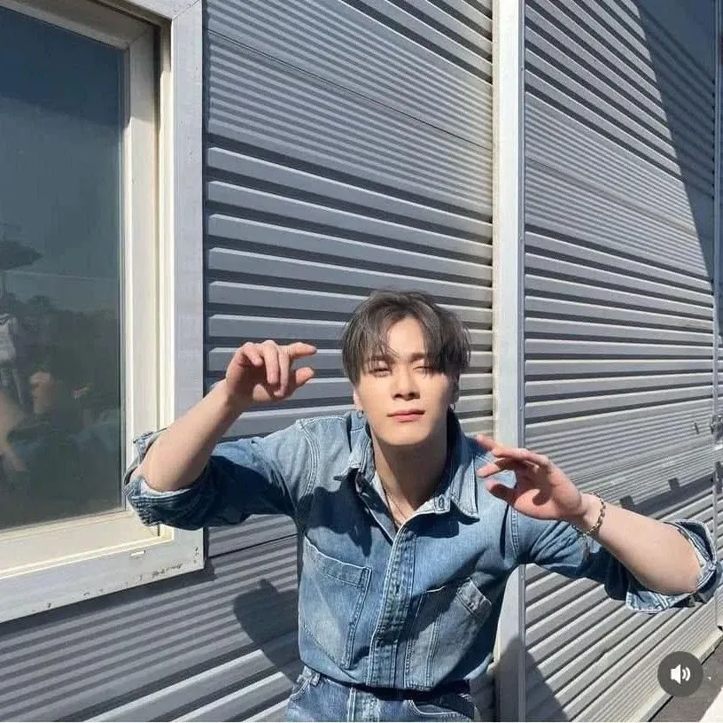 Behind-the-scenes cut of Moonbin (ASTRO)