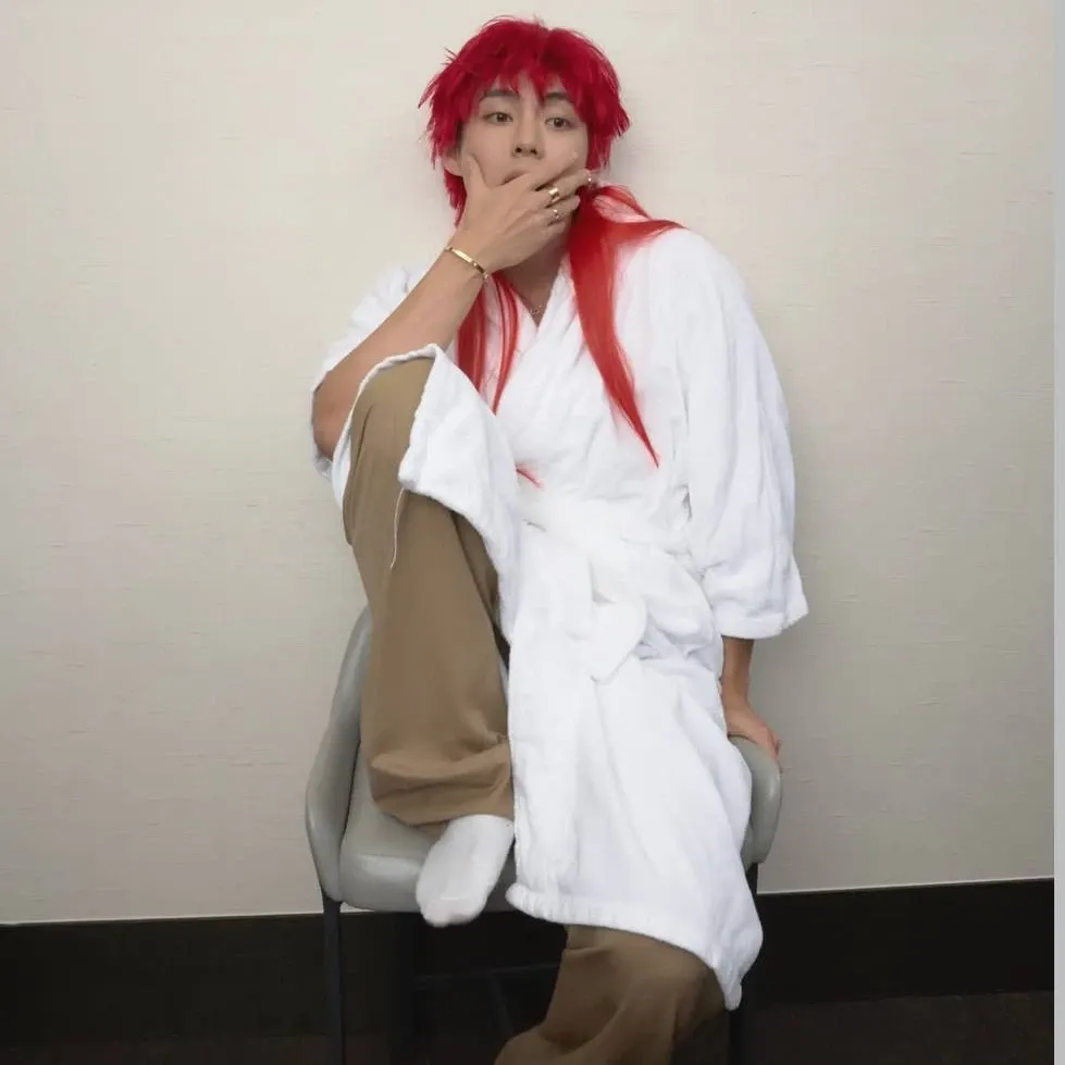 Foto aktivitas terbaru V (BTS)