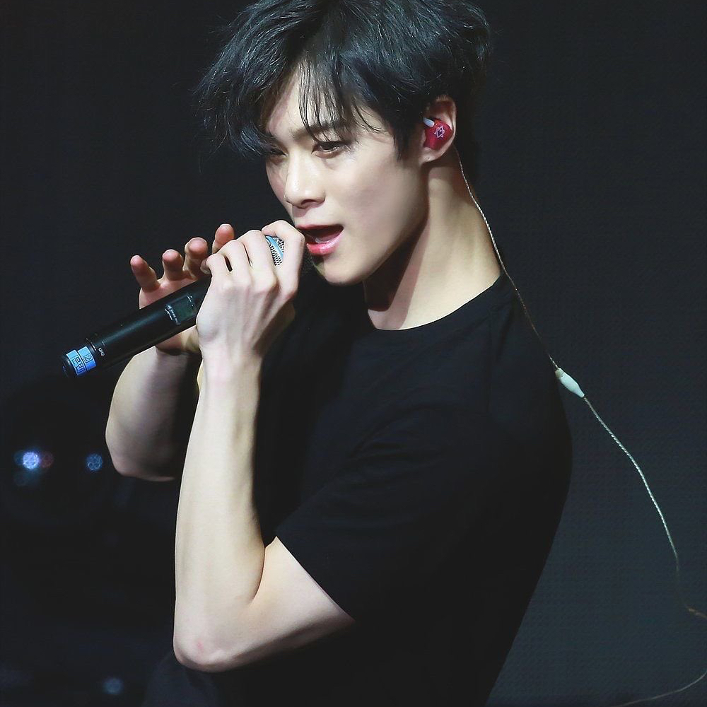 Behind-the-scenes cut of Moonbin (ASTRO)