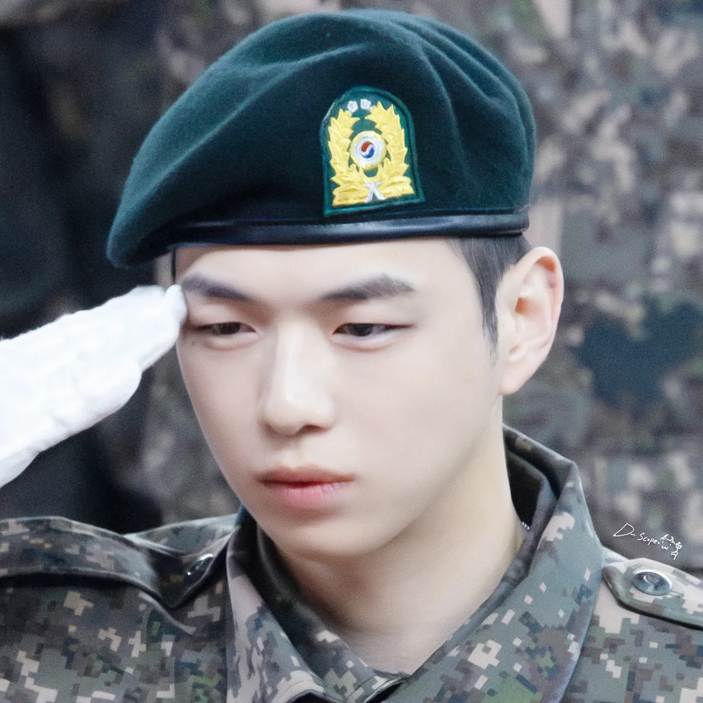 강다니엘의 비하인드 컷