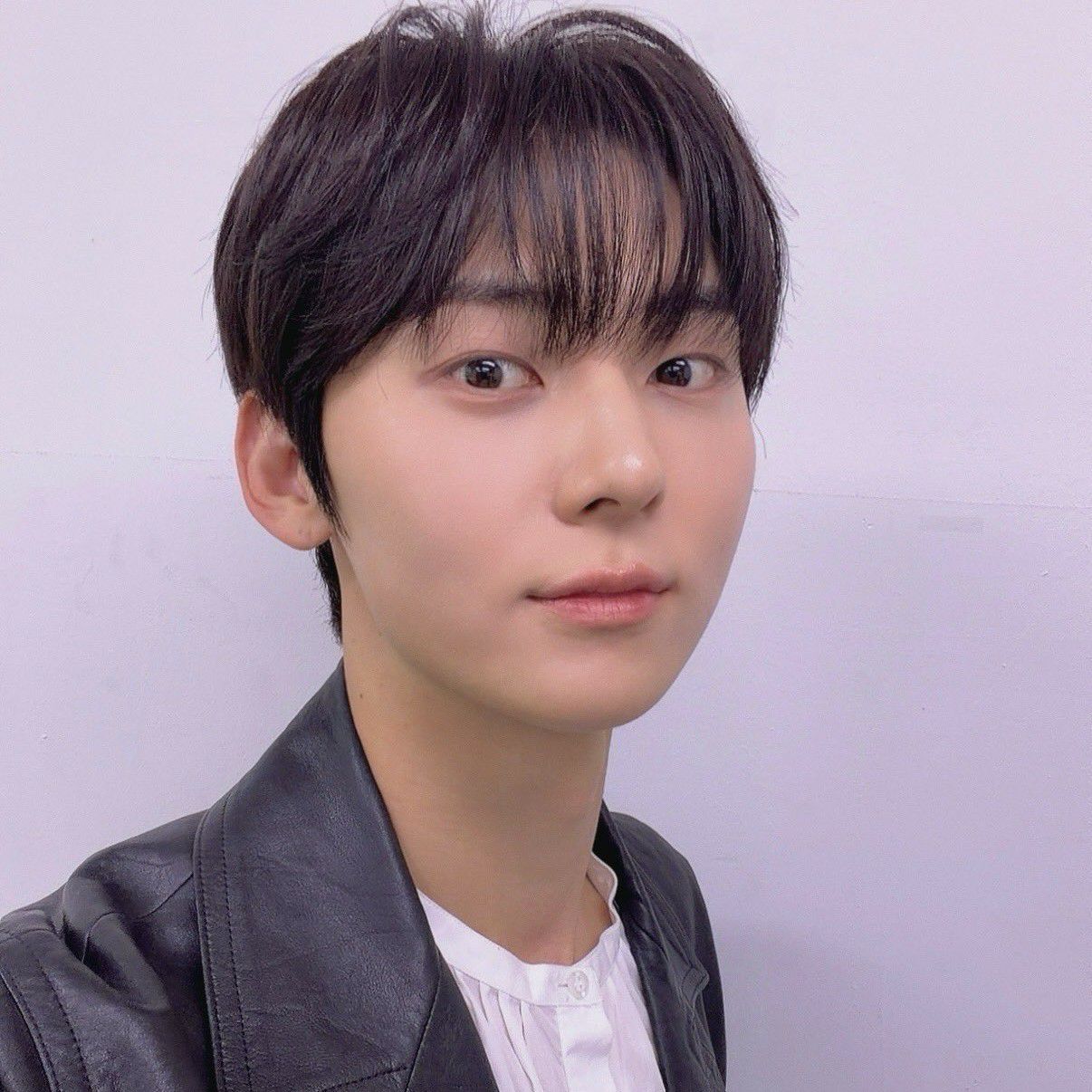 Behind-the-scenes cut of Hwang Minhyun