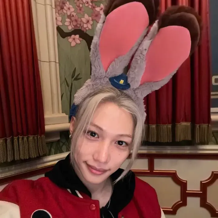 A moment captured by Felix (Stray Kids)'s fan