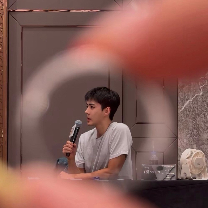 세훈 (EXO)의 비하인드 컷
