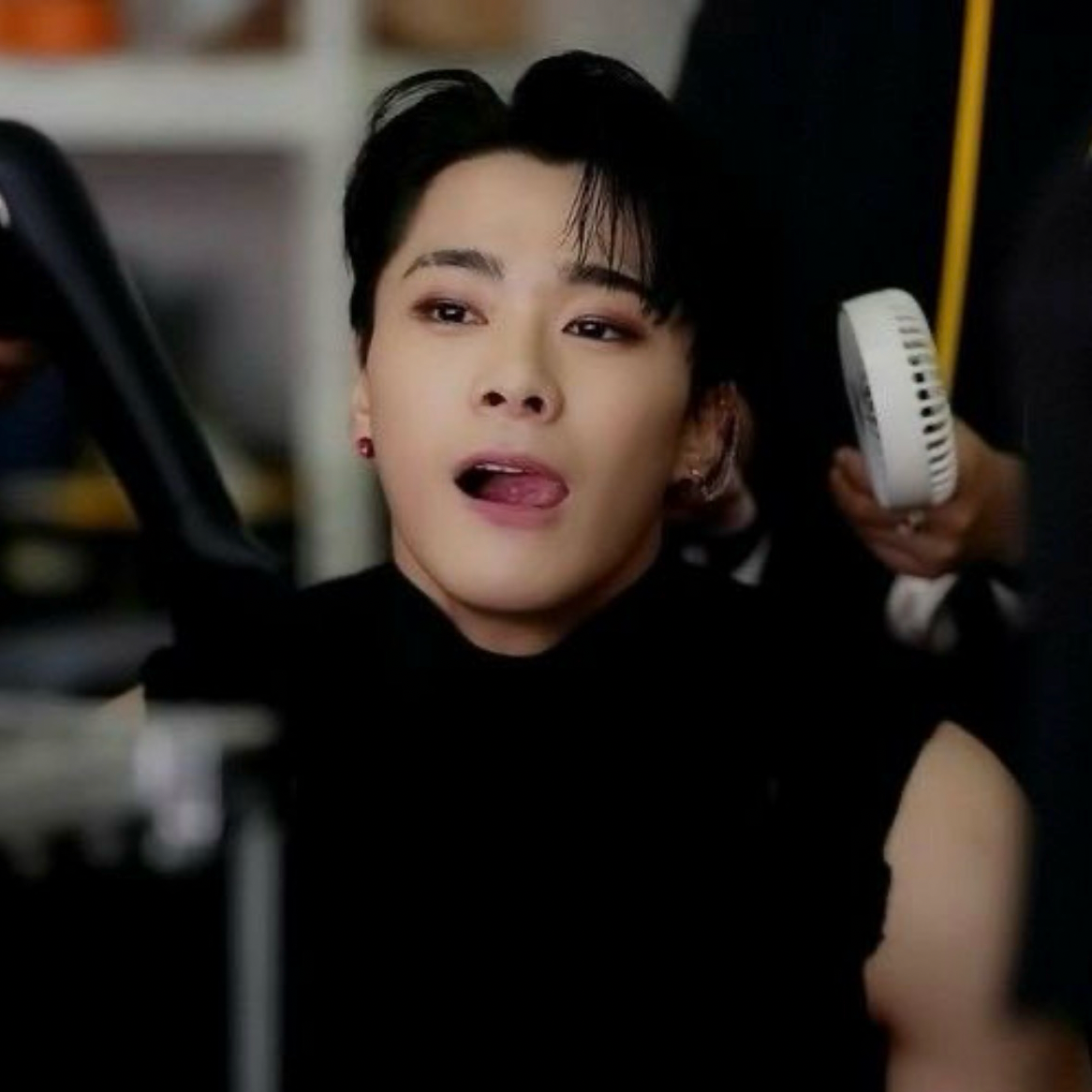 A moment captured by Moonbin (ASTRO)'s fan