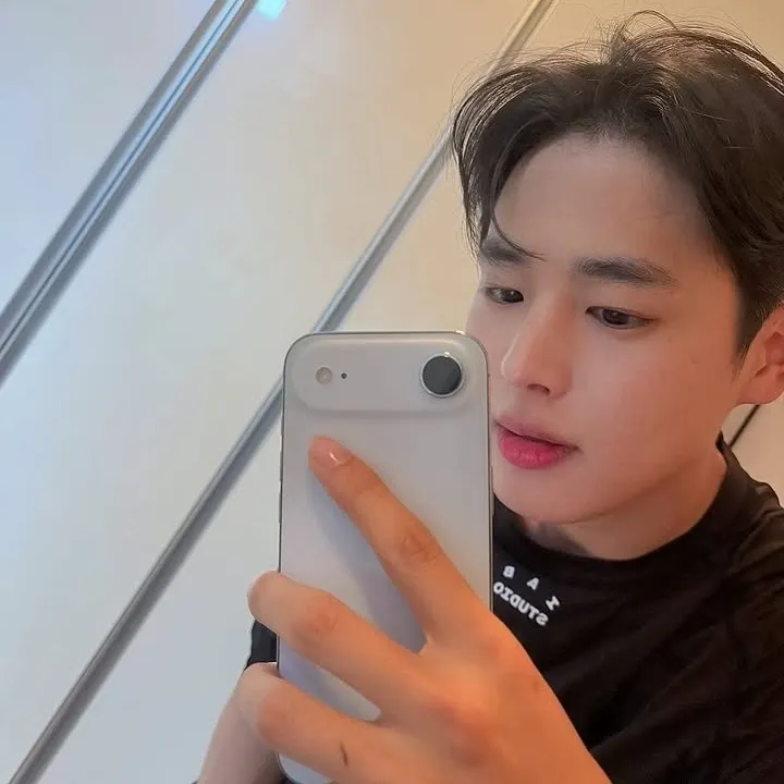 Recent activity shot of Choi Byungchan