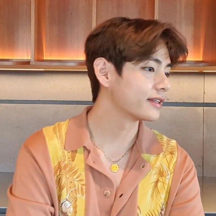 뷔 (방탄소년단) 최근 활동샷