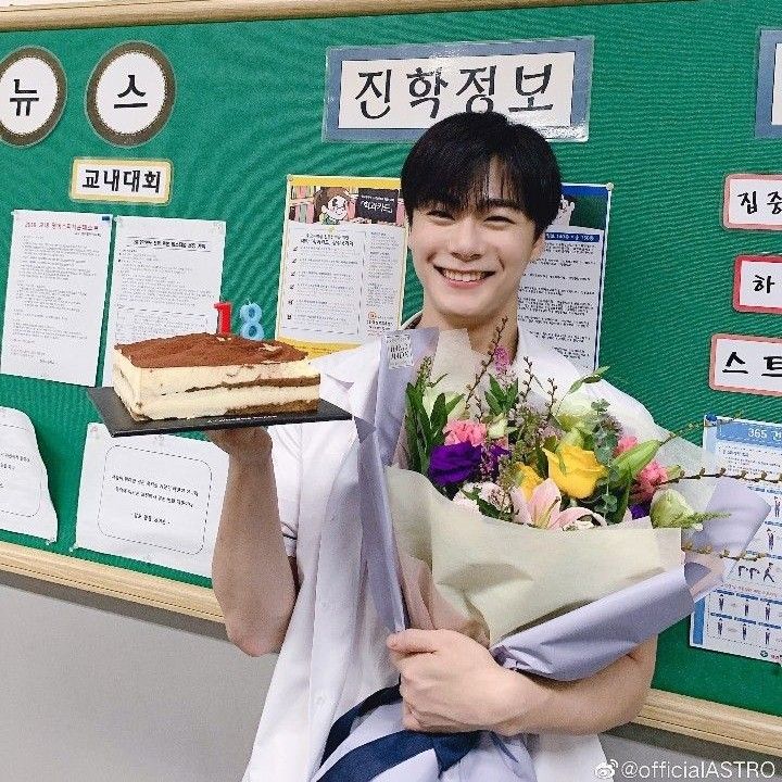 A moment captured by Moonbin (ASTRO)'s fan