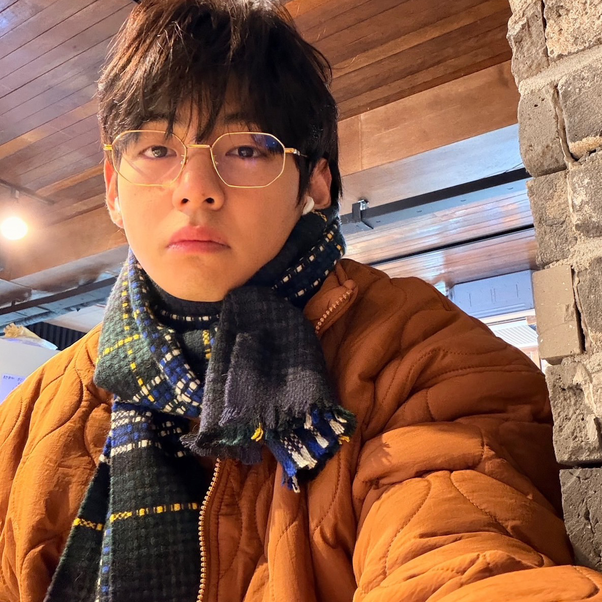 뷔 (방탄소년단)의 비하인드 컷