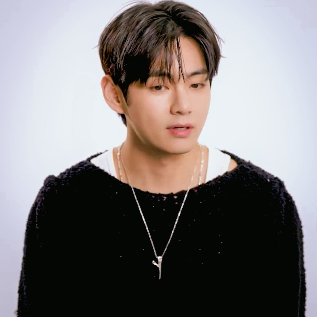 뷔 (방탄소년단)의 최신 사진