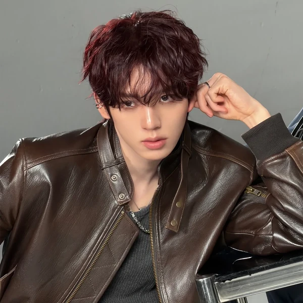 Popular profile image of Han Yujin (AND2BLE) selected by votes