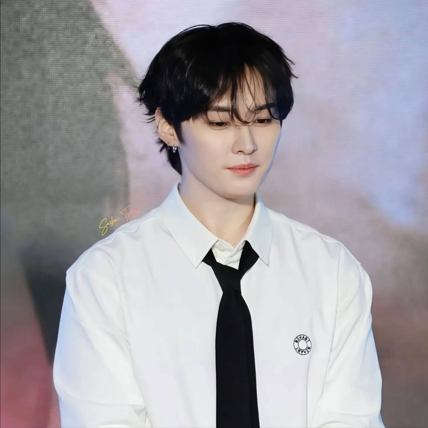 A moment captured by Lee Know (Stray Kids)'s fan
