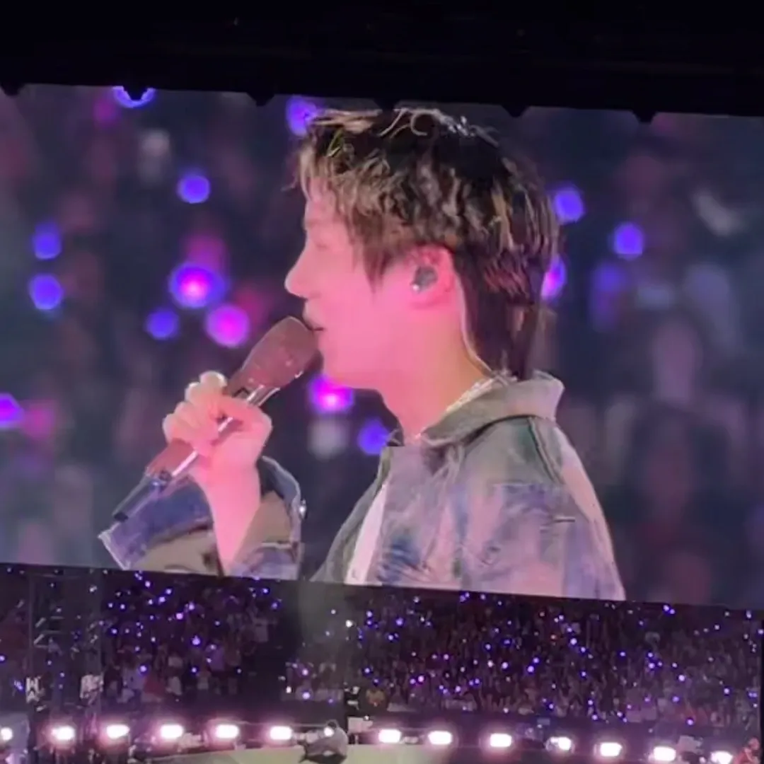 Momen yang diabadikan oleh penggemar j-hope (BTS)