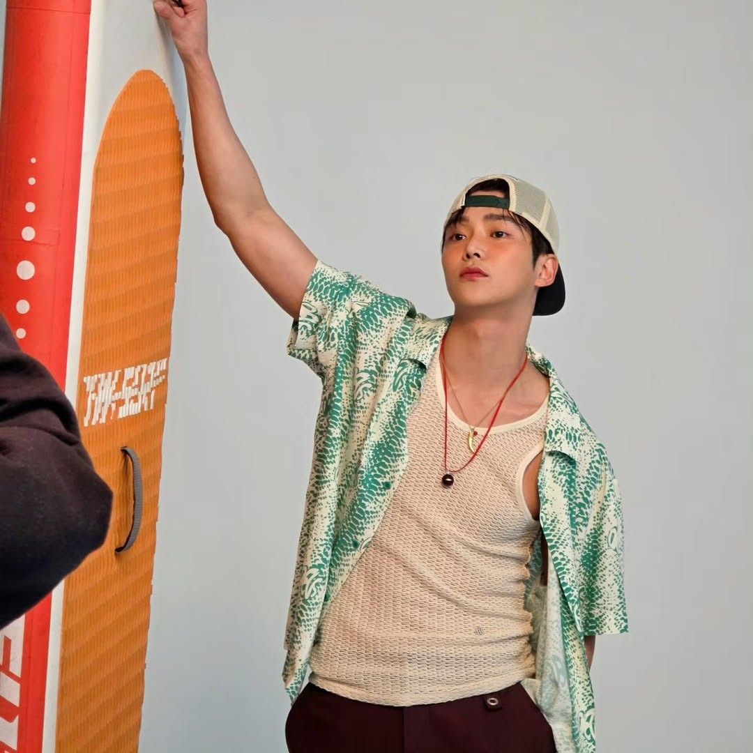 로운의 비하인드 컷