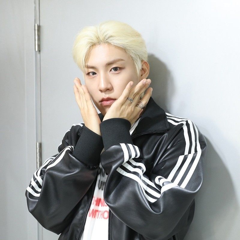 박우진 (AB6IX) 최근 활동샷