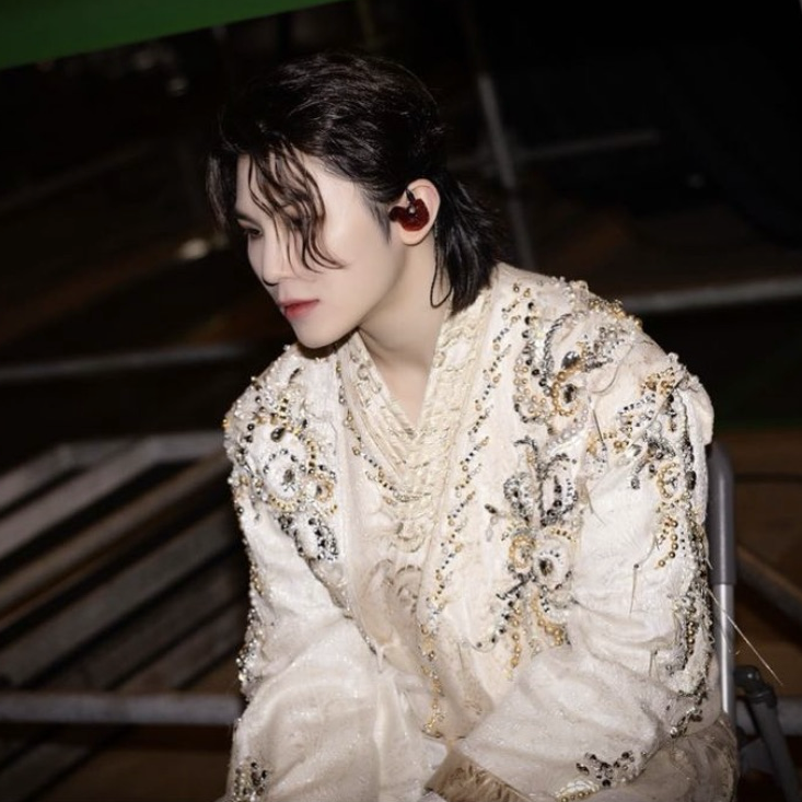 A moment captured by Woozi (SEVENTEEN)'s fan