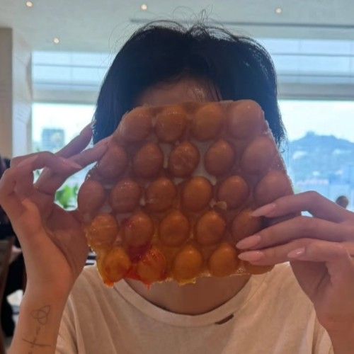 Behind-the-scenes cut of Hwasa (MAMAMOO)