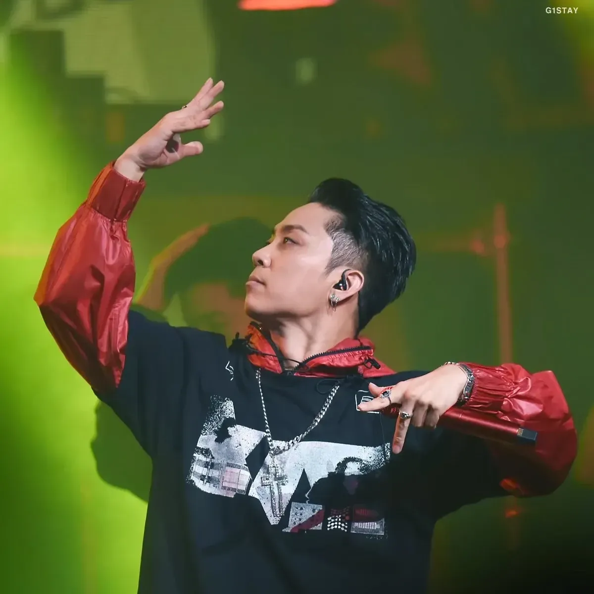 Behind-the-scenes cut of Eun Jiwon (SECHSKIES)