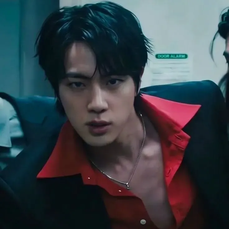 Momen yang diabadikan oleh penggemar Jin (BTS)